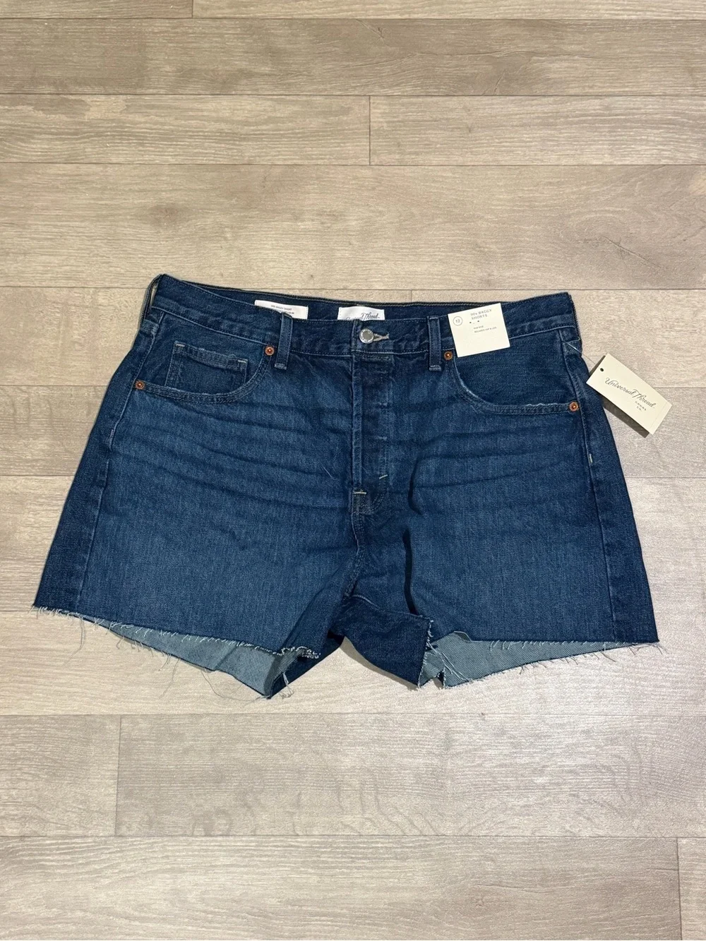 Universal Thread Women's Mid-Rise 90's Baggy Denim Shorts Dark Wash Size 12